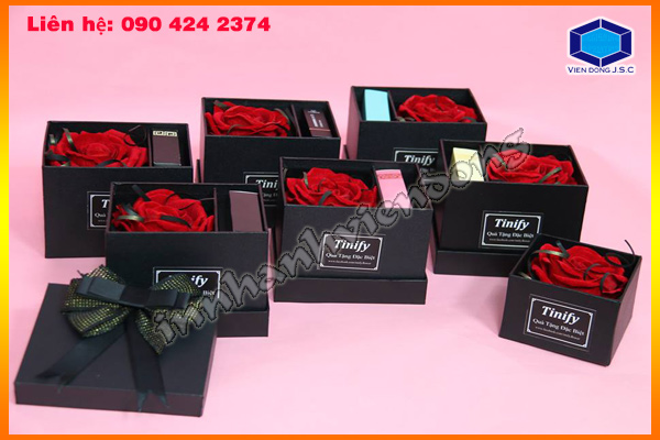 Địa chỉ bán hộp son hoa hồng rẻ đẹp | In lịch bàn tại Cầu Giấy  | Xuong in an lay nhanh tai Ha Noi va HCM